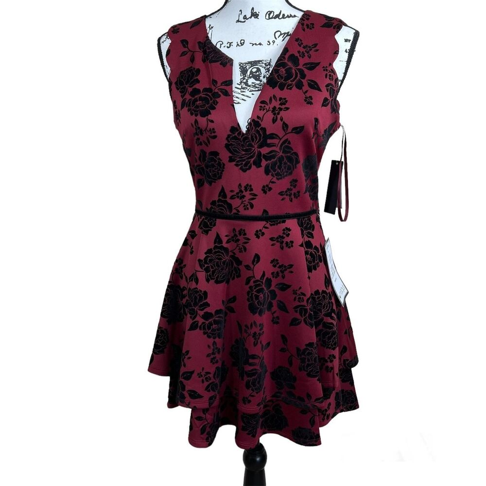 City Studio Burgundy Dress fit flare sleeveless dress size 7/8 baddie streetwear